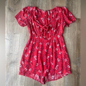 Free People Red Floral Romper Size 10 – Tie Front Puff Sleeve Festival Boho